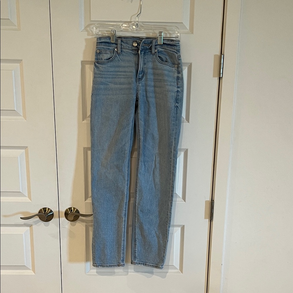 Classic High-Rise Light Blue Women's Jeans